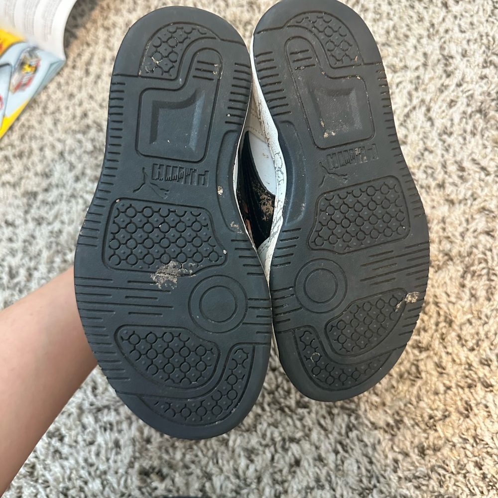 Puma Kids' Gray and White Sneakers - Picture 6 of 6